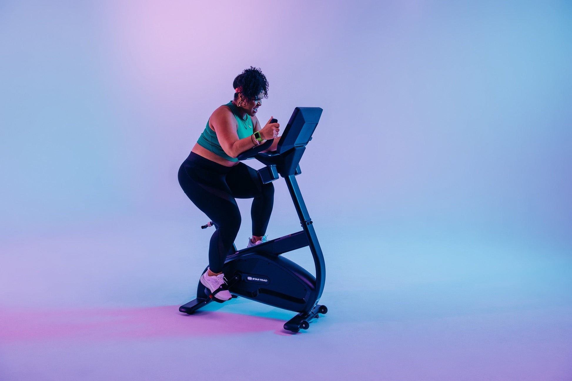 8 Series Upright Bike W/2019 15" PAL EMBEDD - 60 BLACK - alternate angle