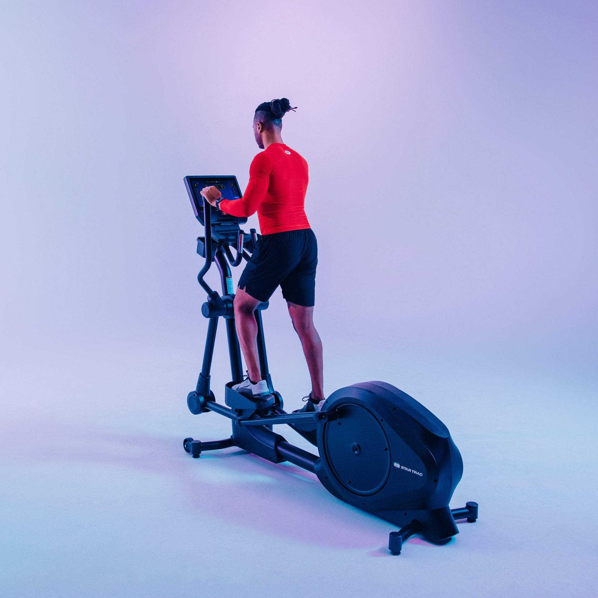 8 SERIES REAR DRIVE ELLIPTICAL W/LCD - 60 BLACK - alternate angle